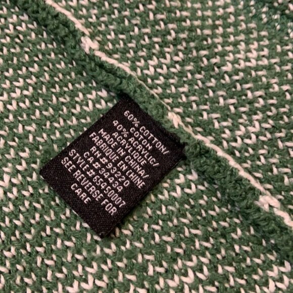 DC Green and white Christmas sweater - Picture 8 of 10